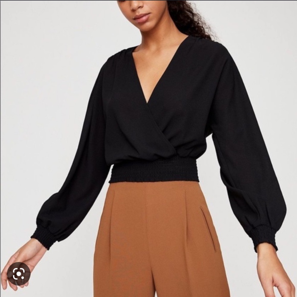 Aritzia Wilfred Reign blouse, black. Size XS